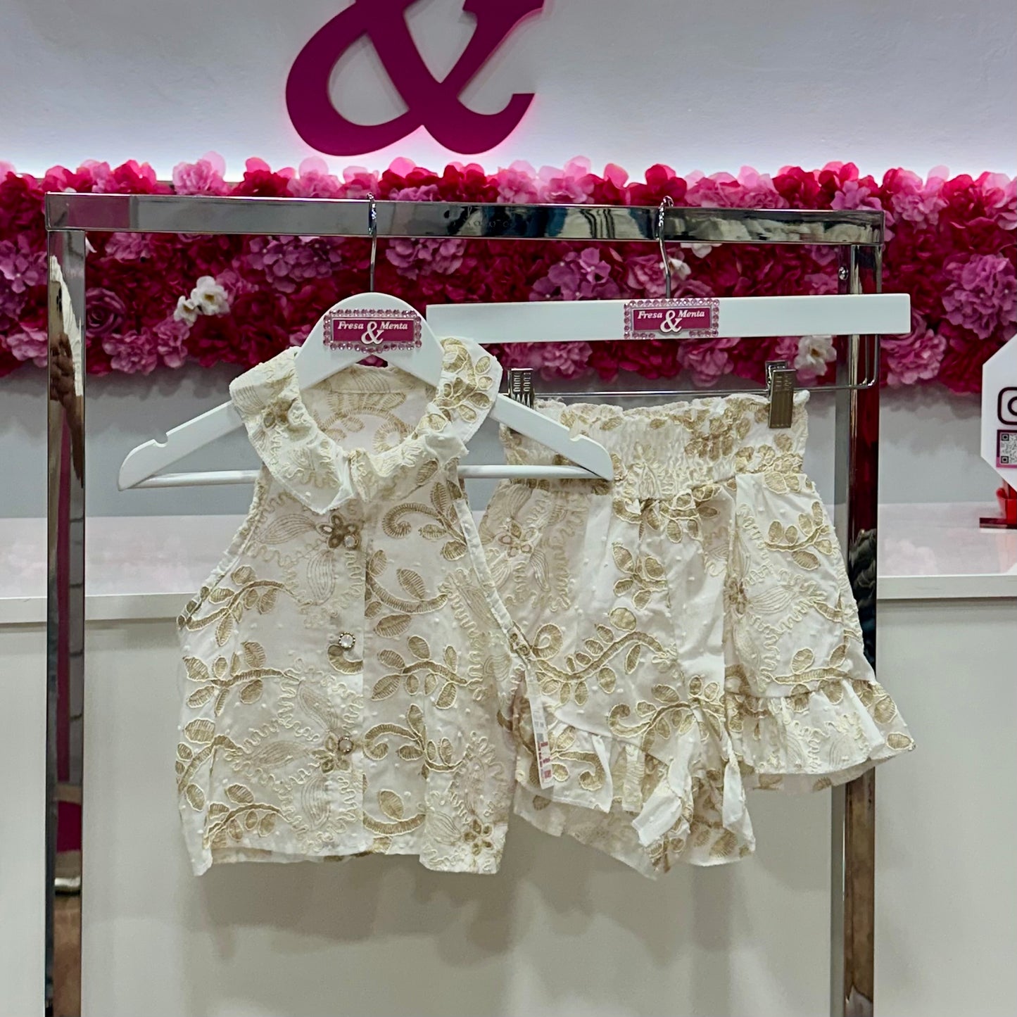 Conjunto estampado relieve