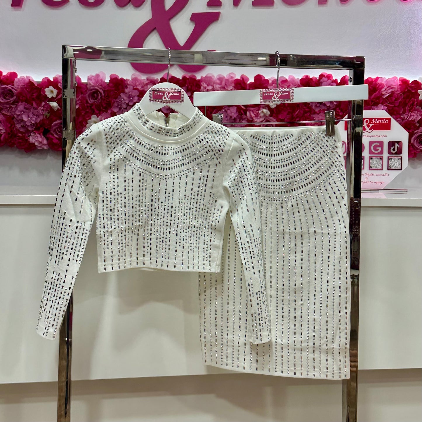 Conjunto falda pedrería