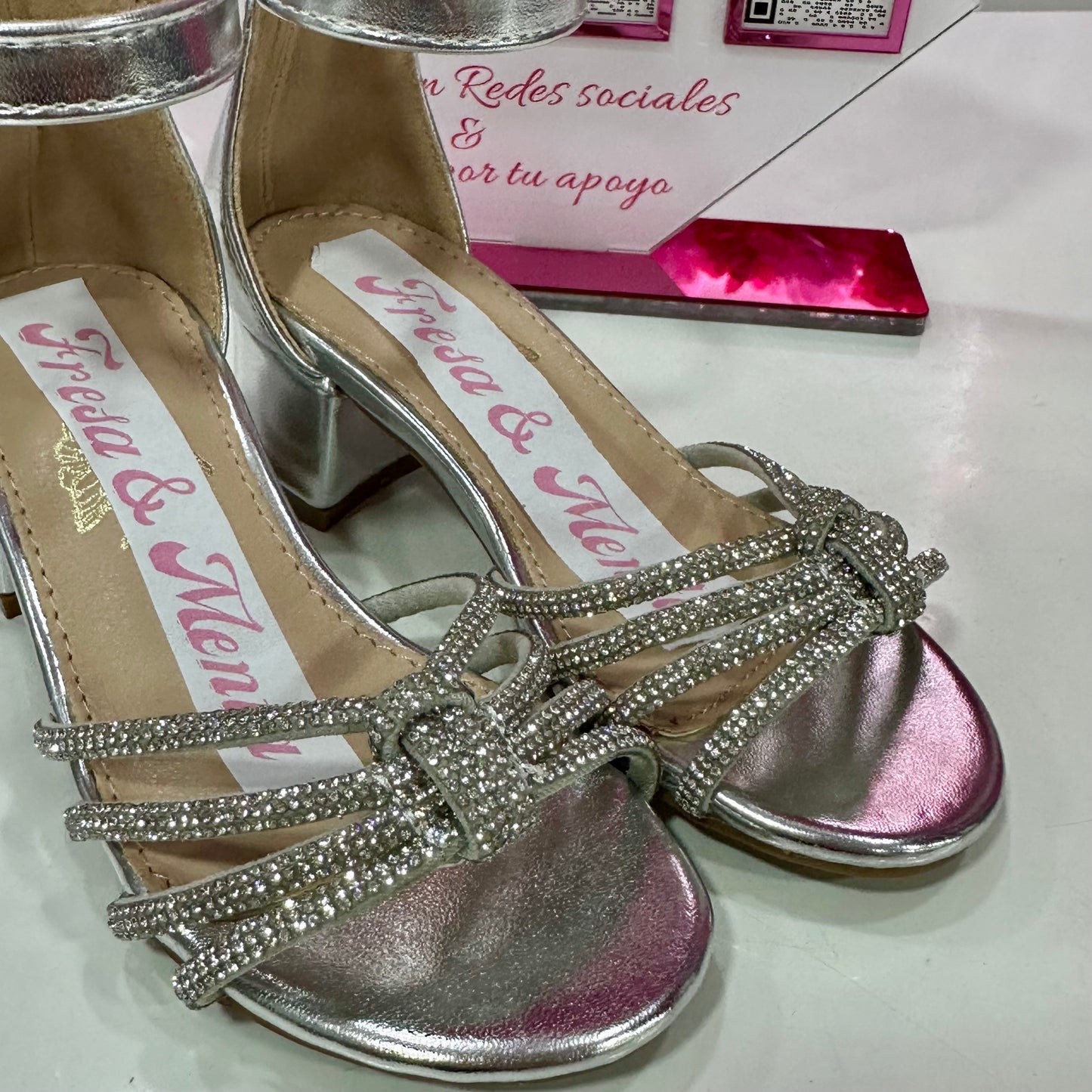 Tacon plata con pedrería