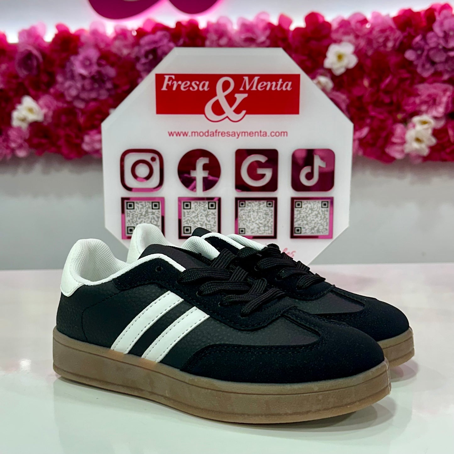 Zapatillas inspiración negra