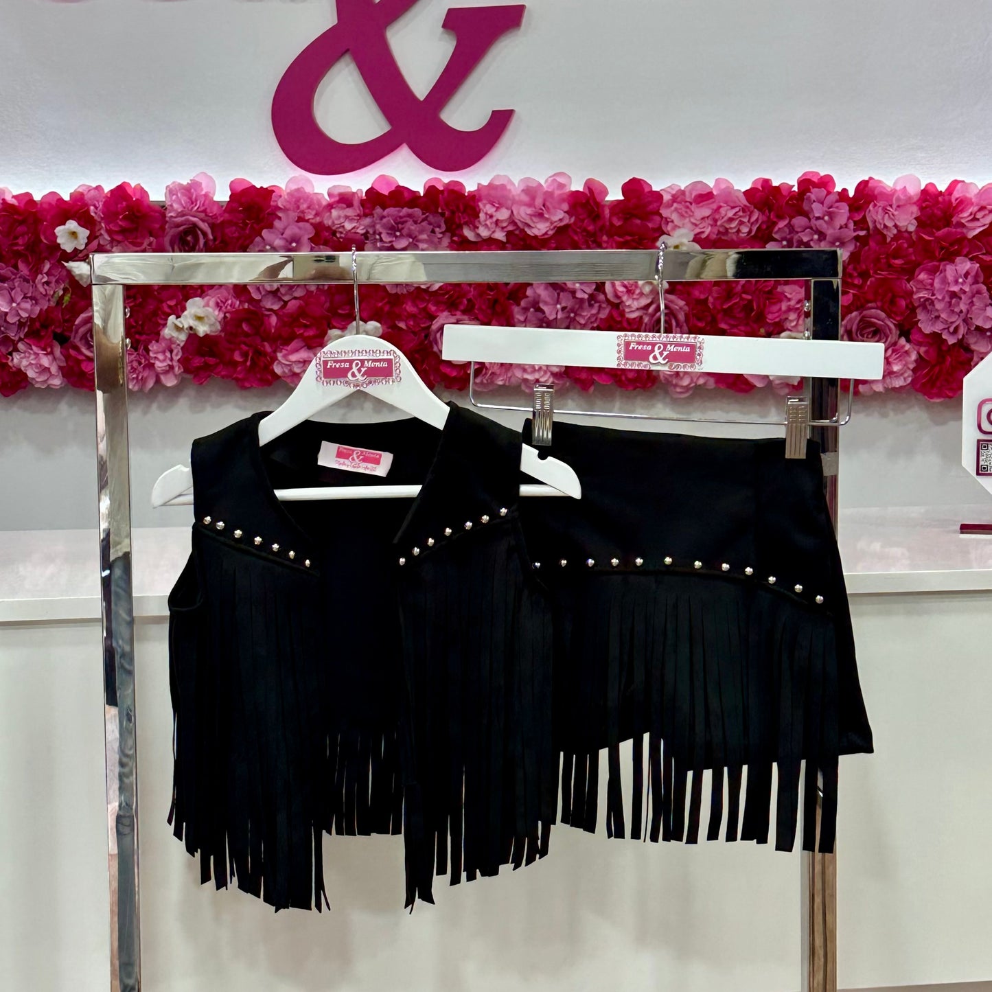 Conjunto chaleco flecos