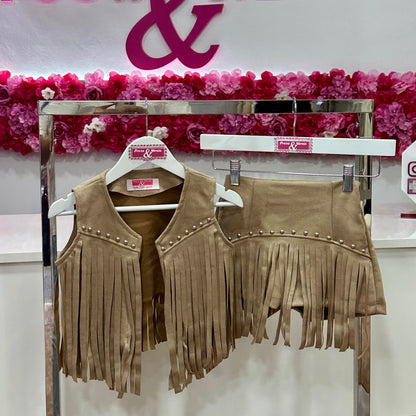 Conjunto chaleco flecos