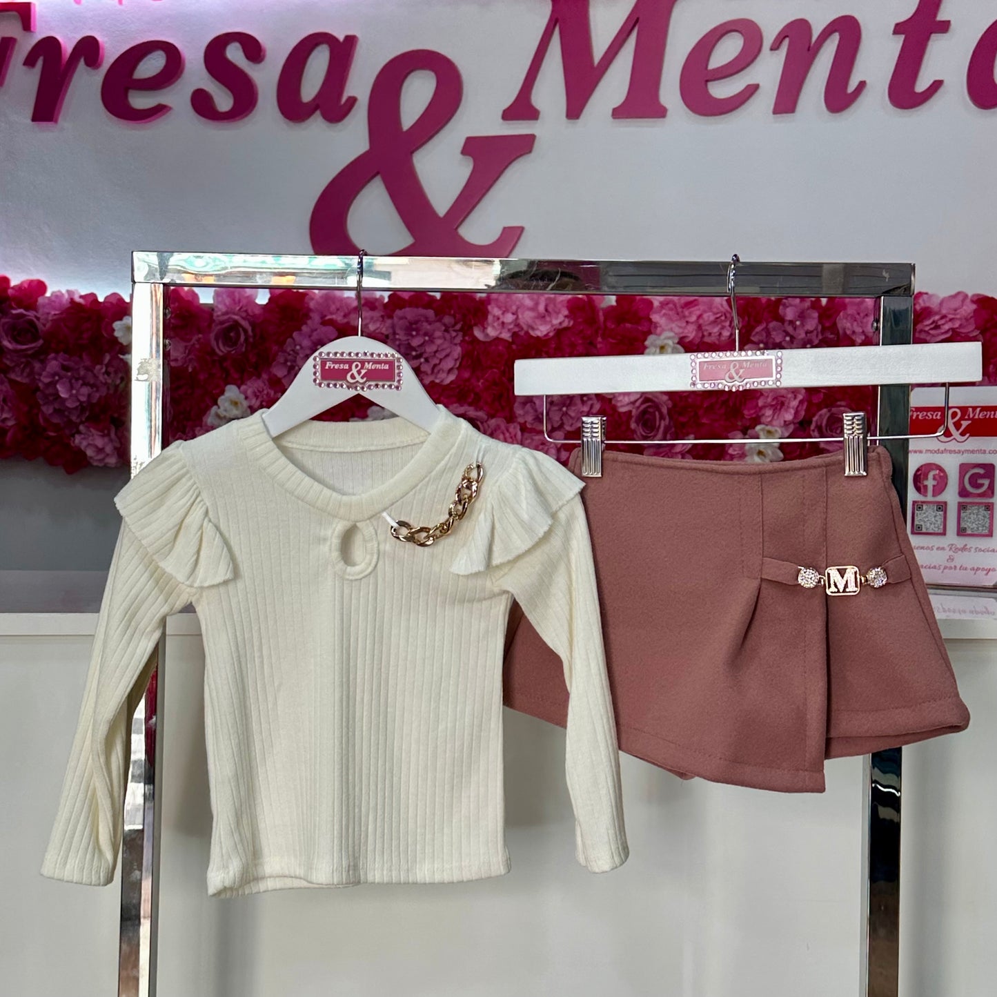 Conjunto falda pantalón cadena