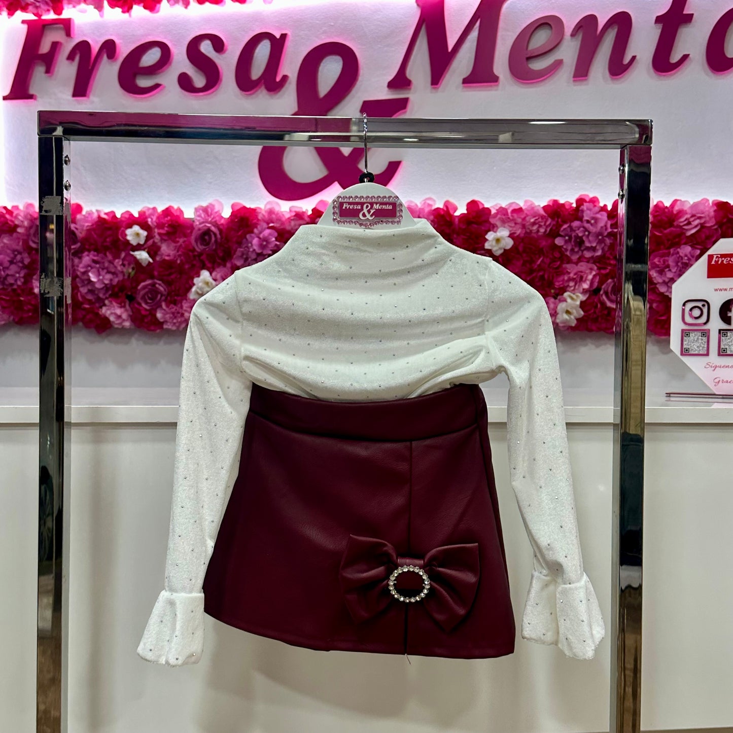 Conjunto falda pantalón poli piel