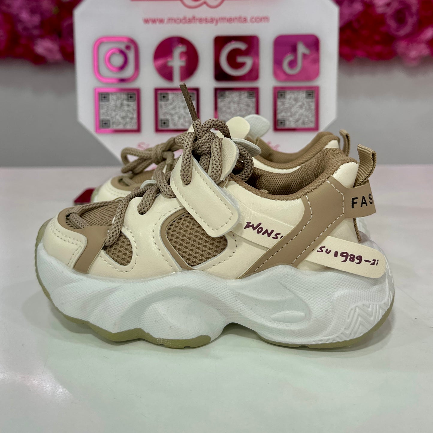 Zapatilla inspiración baby