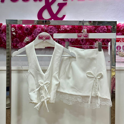 Conjunto falda pantalón chaleco