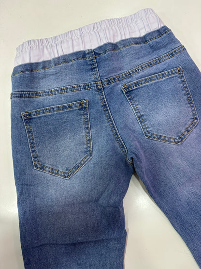 Jeans elástico con cinturilla blanca