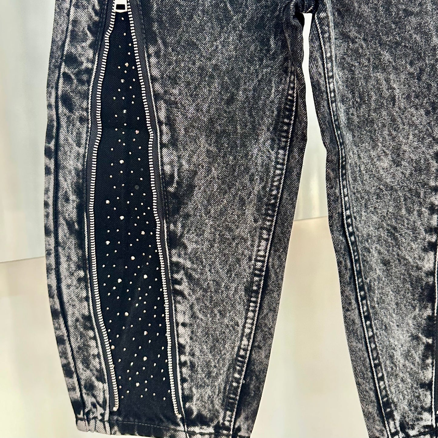 Jeans oversize con cremallera