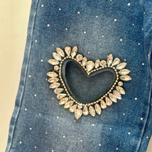 Cargar imagen en el visor de la galería, Jeans corazón pedrería Diamond
