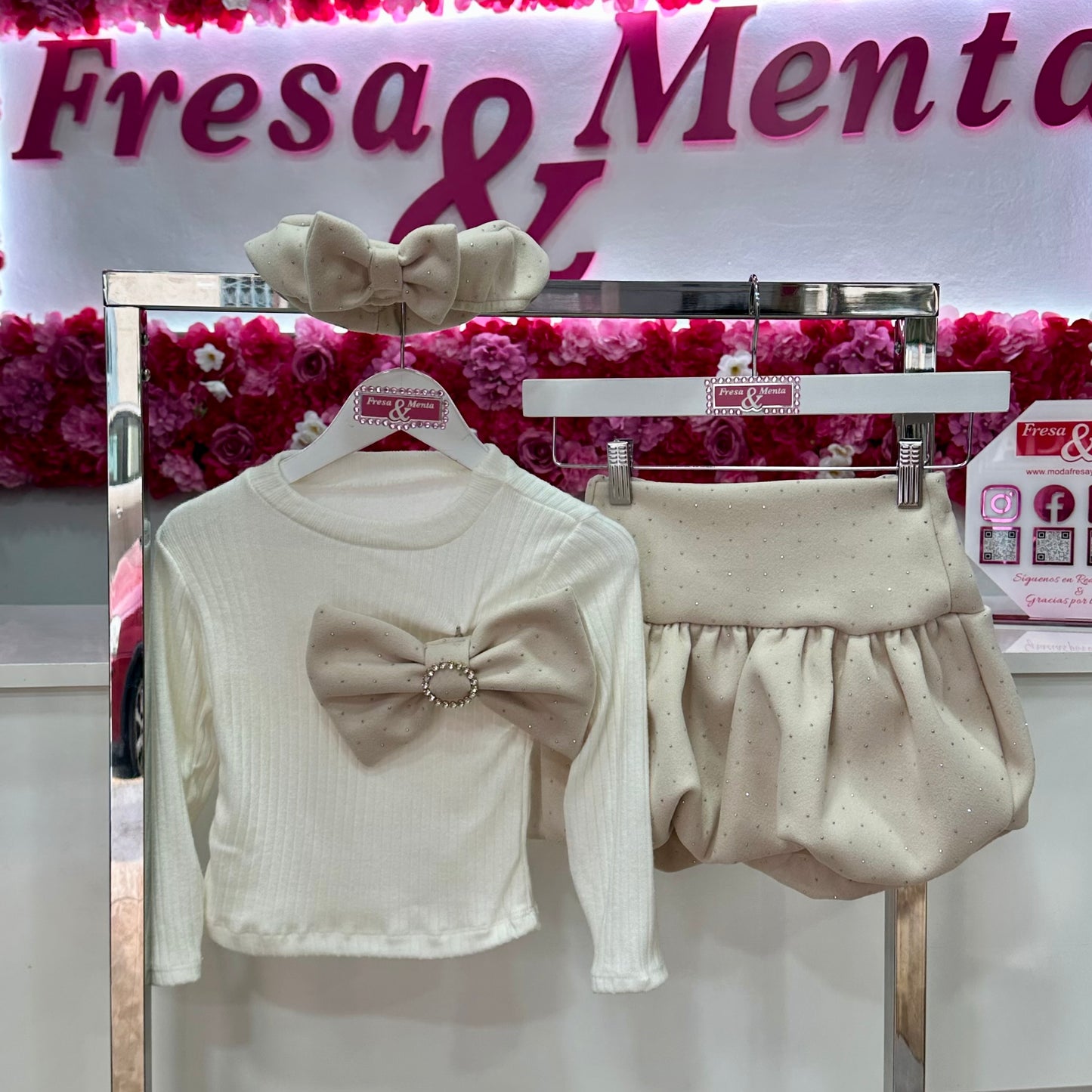 Conjunto falda brillitos y boina