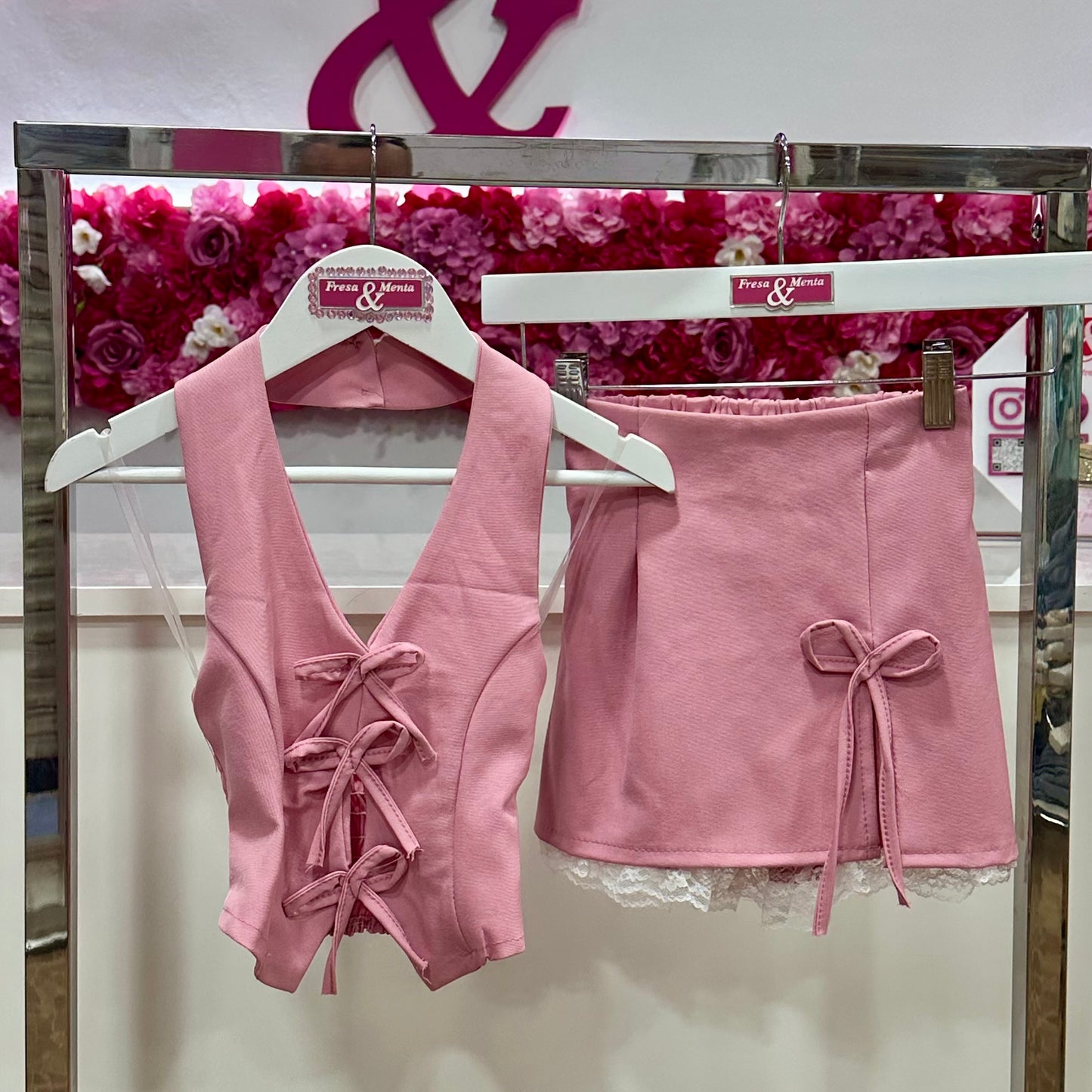 Conjunto falda pantalón chaleco