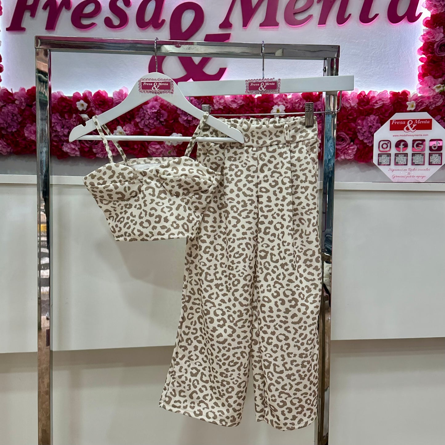 Conjunto leopardo top