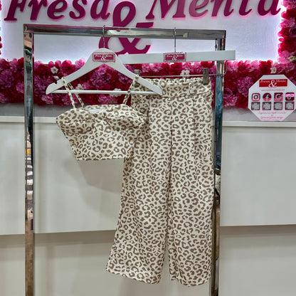 Conjunto leopardo top