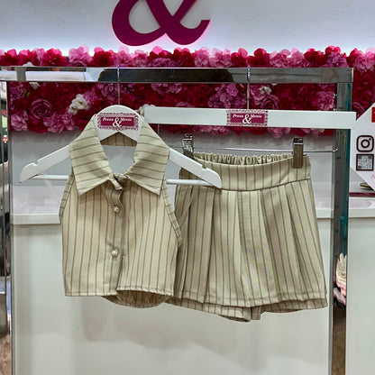 Conjunto chaleco y falda pantalón