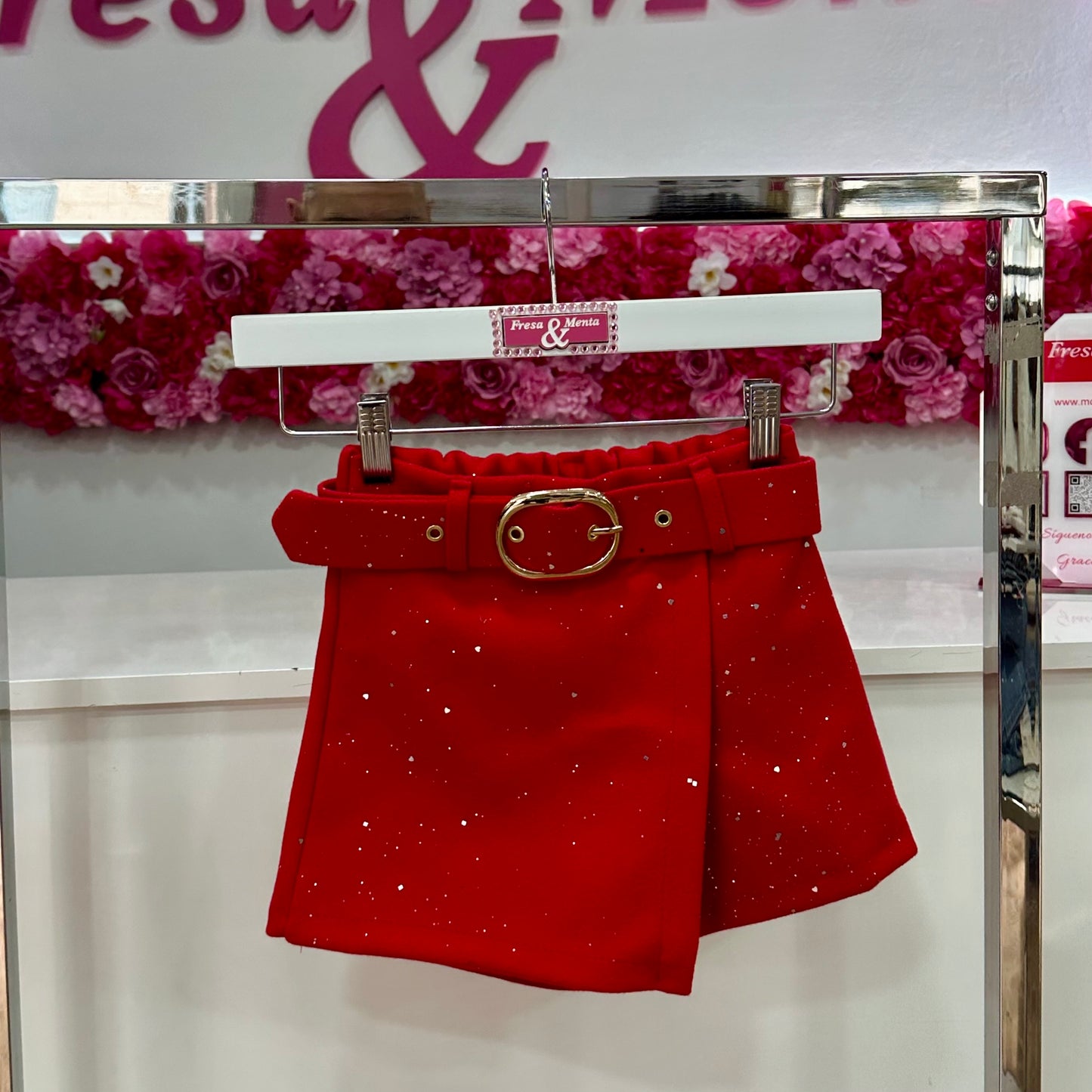 Falda pantalón con brillo y cinturón