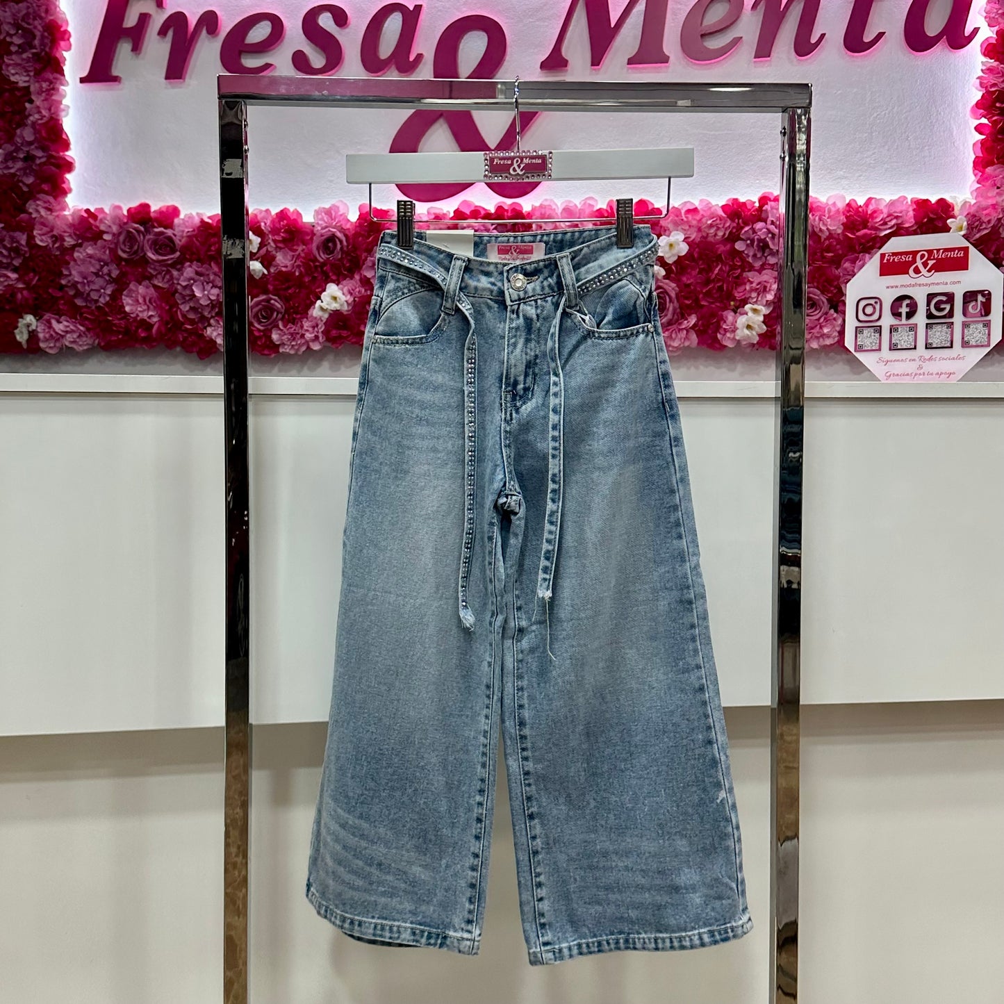 Jenas ancho con pedrería