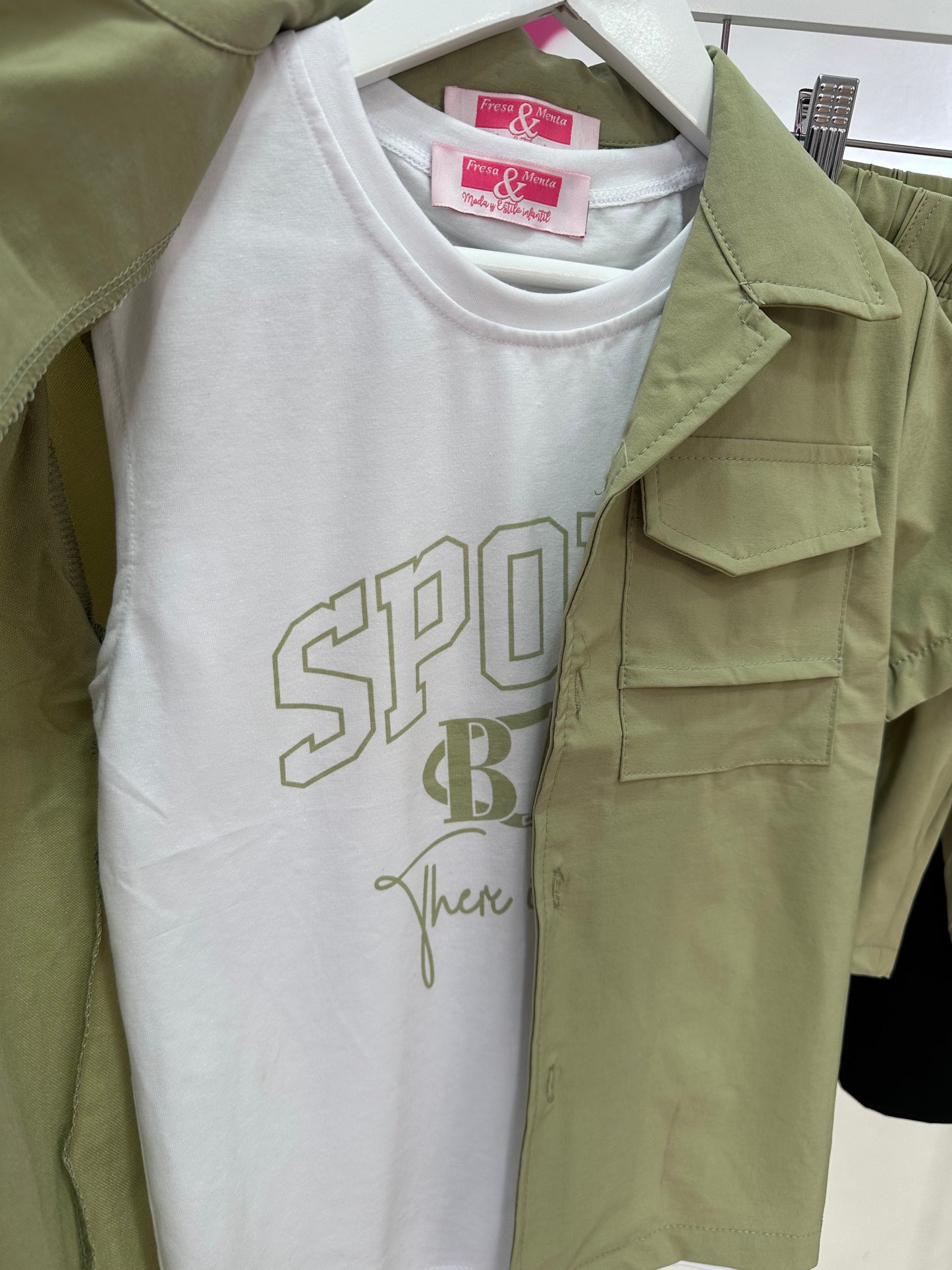Conjunto sobre camisa safari