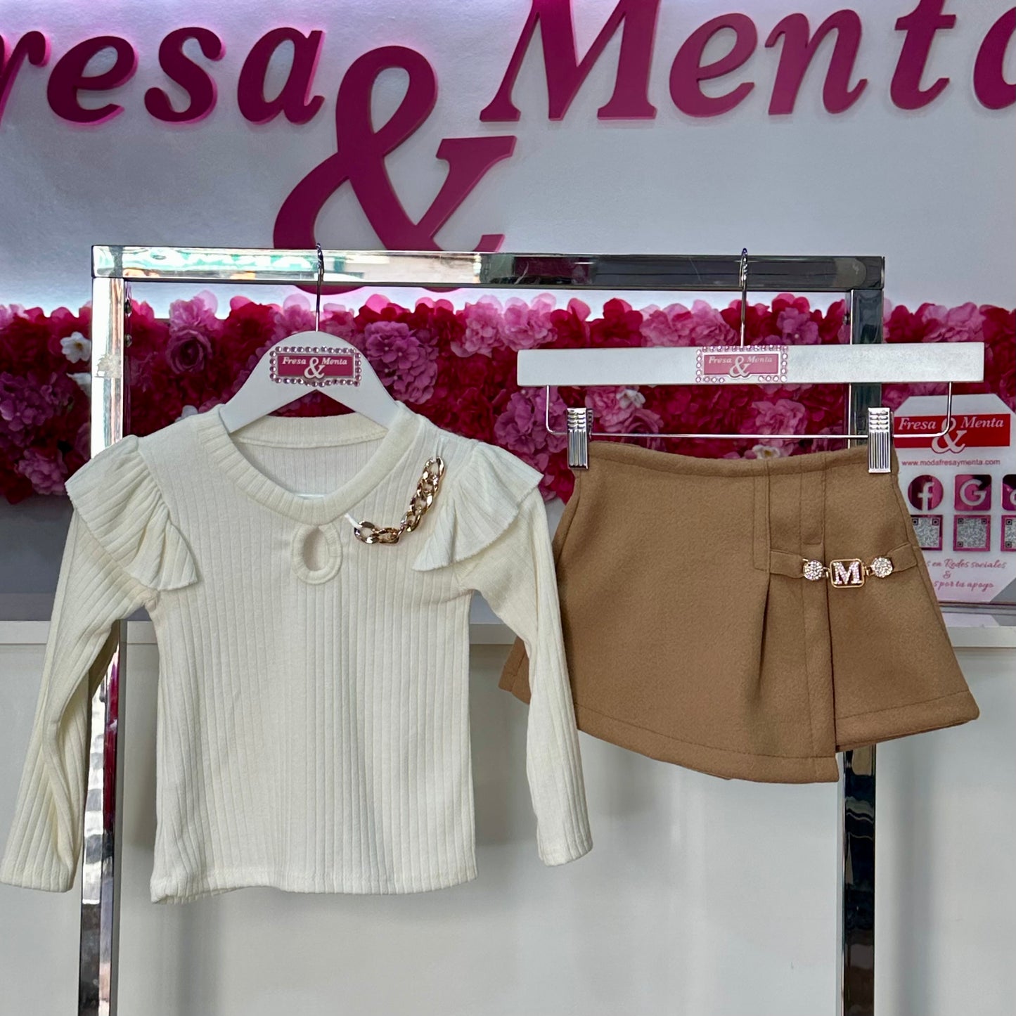 Conjunto falda pantalón cadena