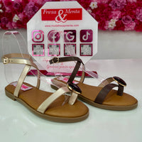 Sandalia plana
