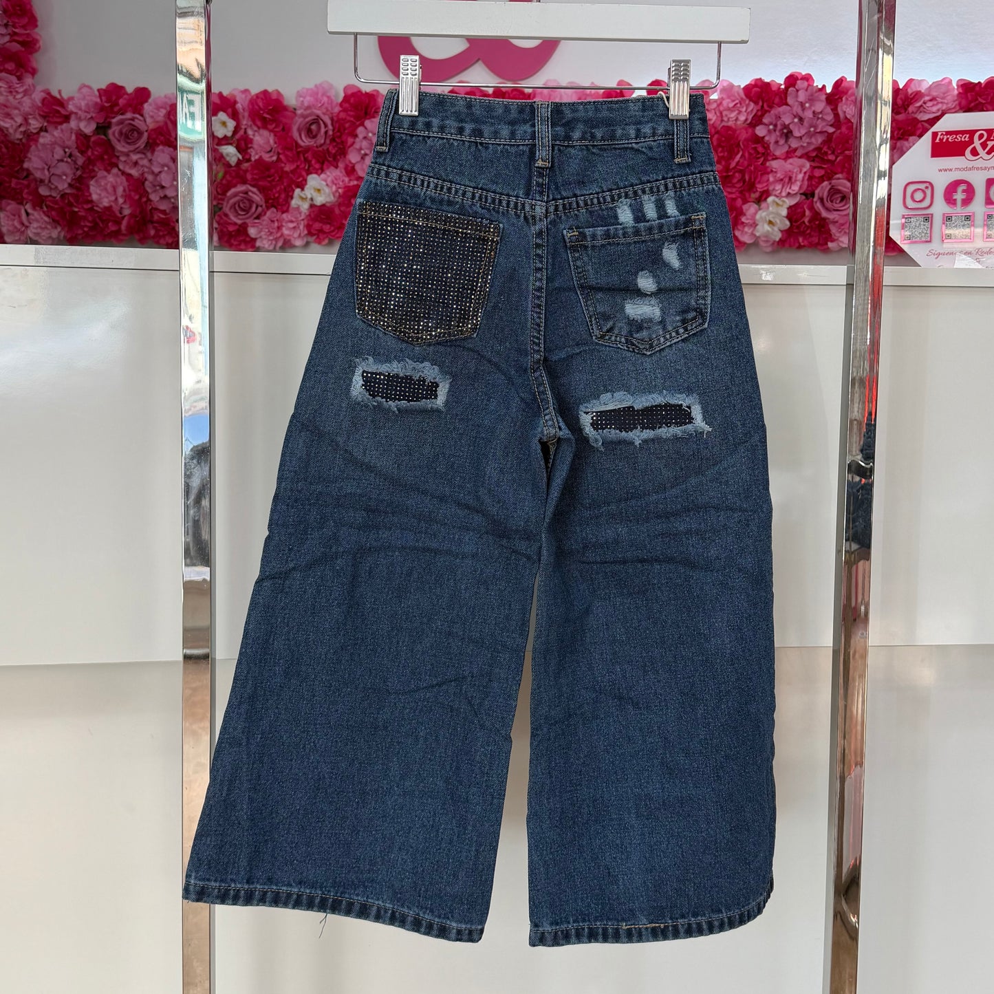 Jeans ancho con brillos