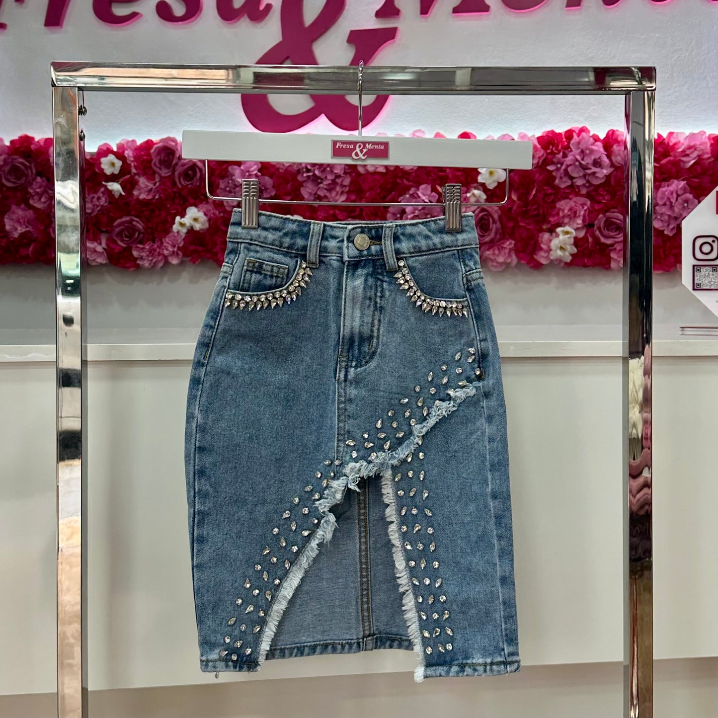 Falda jeans larga con pedrería